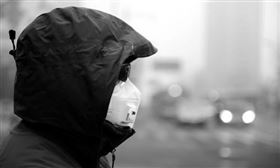 我國全面實(shí)施煤炭消費(fèi)控制，大力發(fā)展可再生資源11